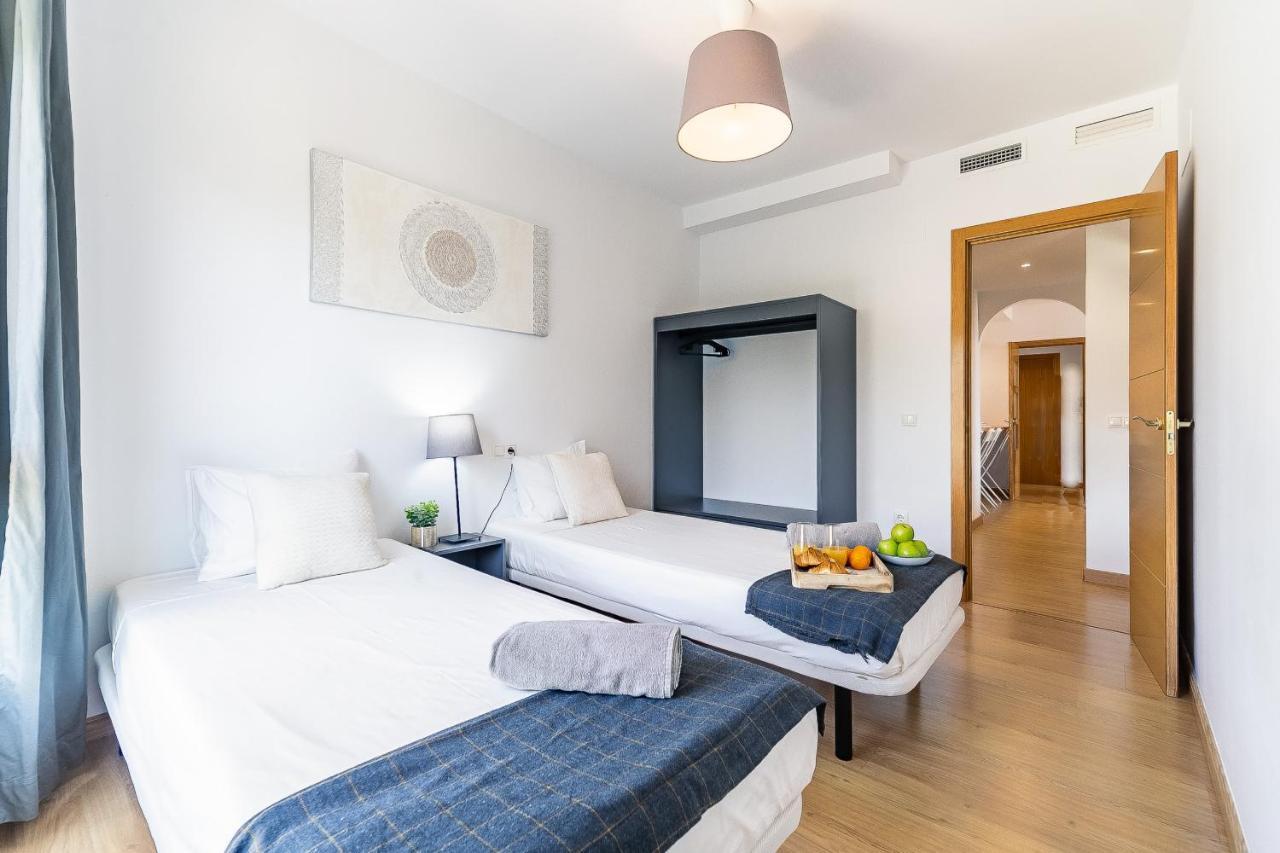 Modern Beach Apartment Valparaiso With Parking Малага Экстерьер фото